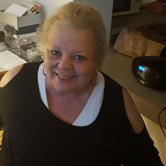 Meet your Posher, Sheila - Picture 1 of 1